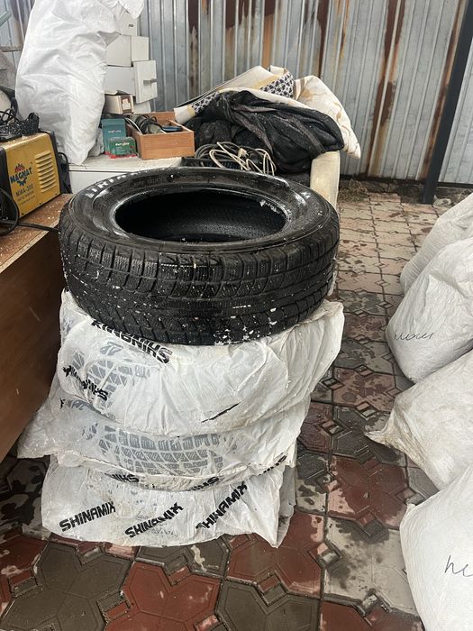 Продам зимние шины.