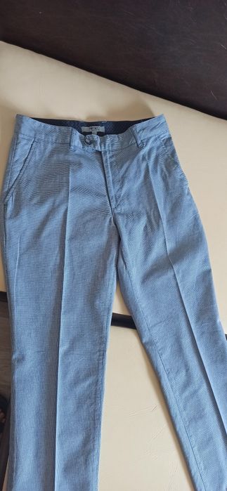 Pantaloni bărbătești