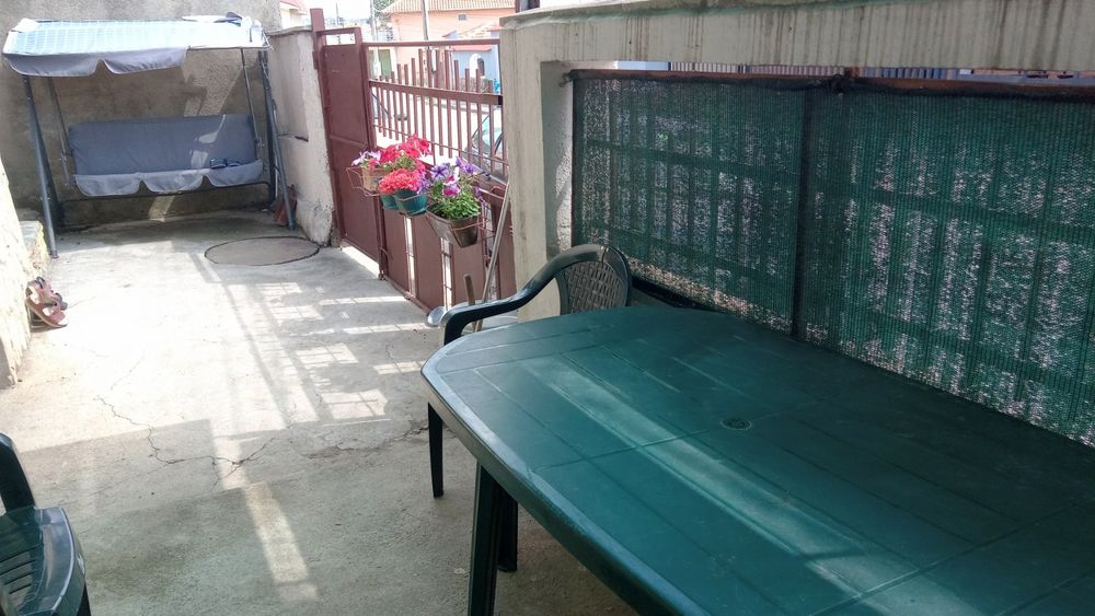 Продавам Двуетажна Тъща