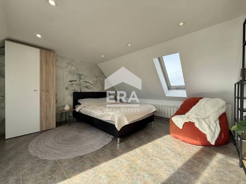 Дава се под наем Двустаен апартамент в София, Център - 70 кв.м за 847.62 € - Снимка #3