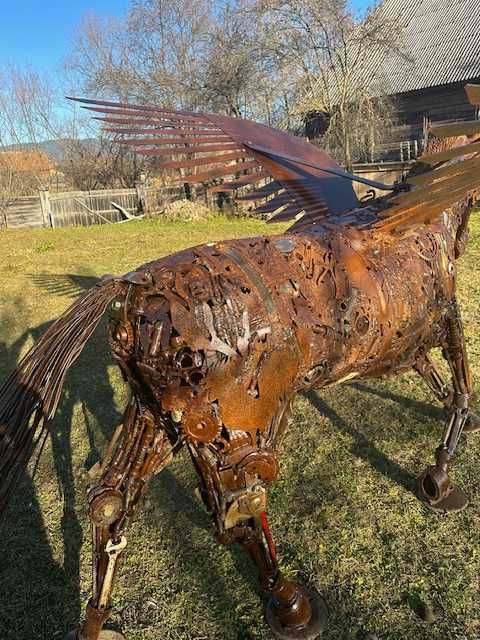 Cal Pegasus din fier vechi