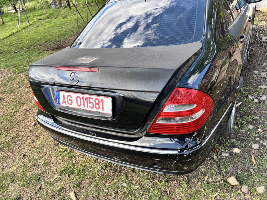 Dezmembrez/ Vand Mercedes Eclass w211