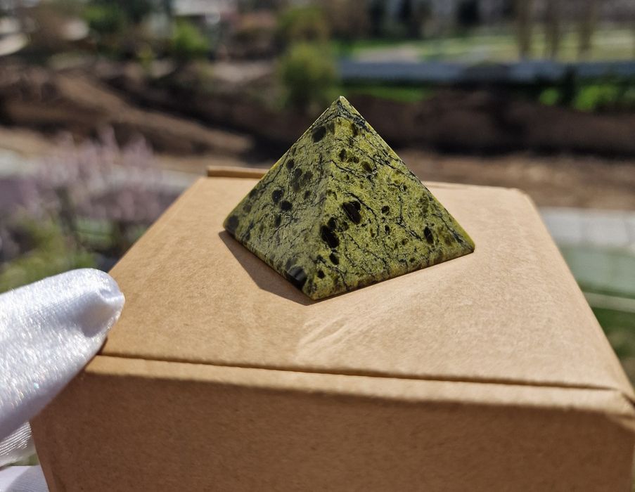 Пирамида из Змеевика.