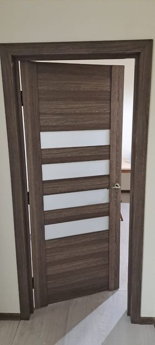 Продам дверь и кухонные мебель