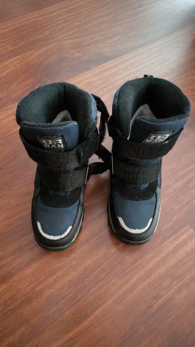 Зимние ботинки на мальчика.