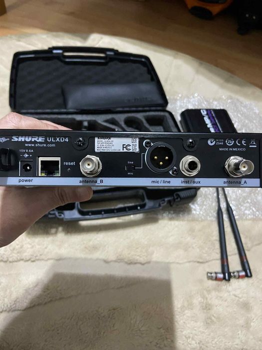 Microfon ULX D2 si Compresor de voce