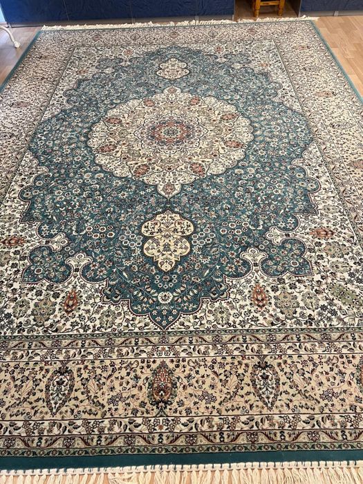 Covor persan lucrat la masina