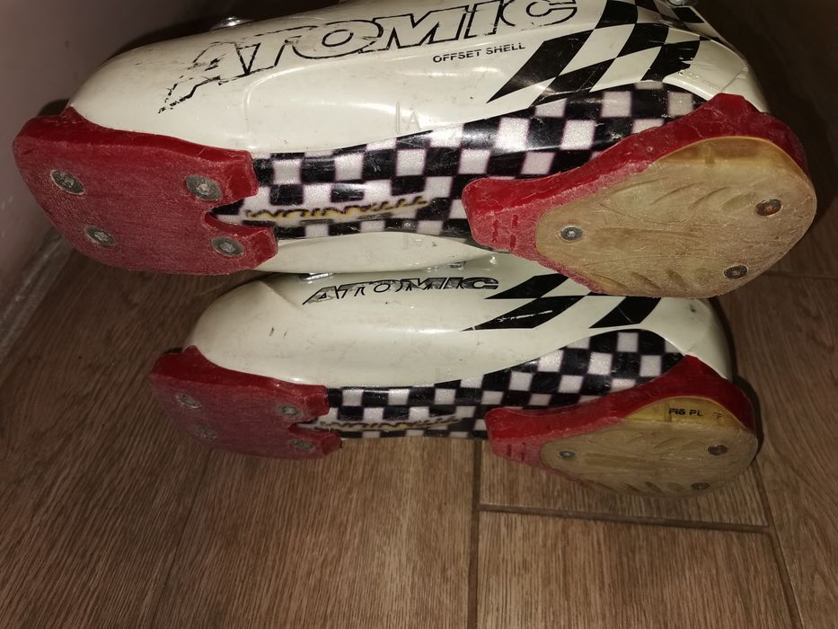 ски обувки ATOMIC