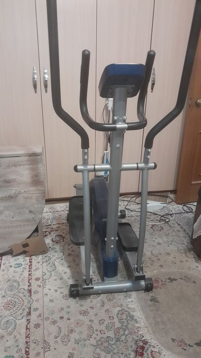 Тренажёр элипсоид.