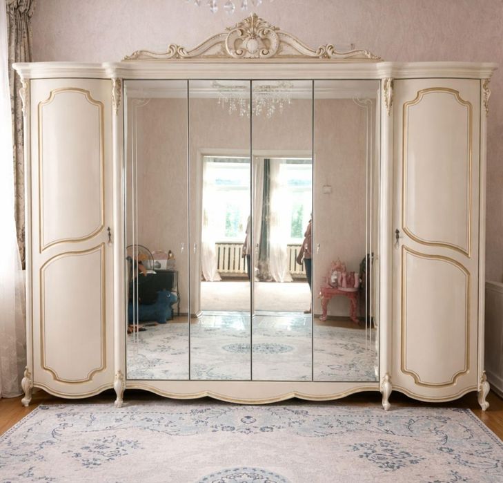 Продам спальный гарнитур