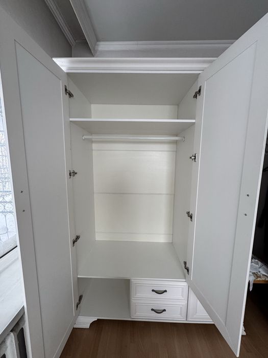 Продам комплект мебели