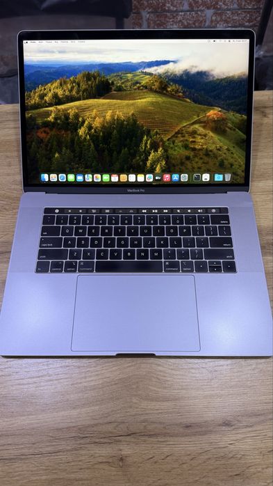 Игровой Macbook pro 15 16/256gb  vga-4 gb sotiladi