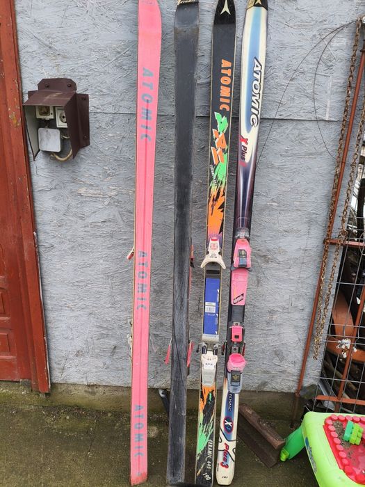 Ski  ATOMIC    lungime  190     2 seturi.   Cu 50 lei