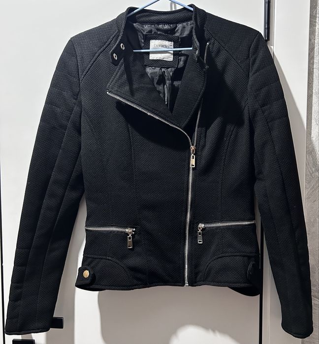 Куртки на девушку