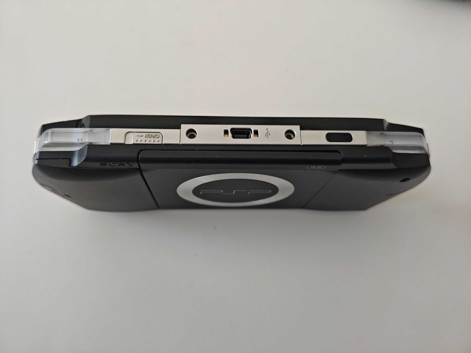Sony PSP 1000 Playstation Portable - качени много игри