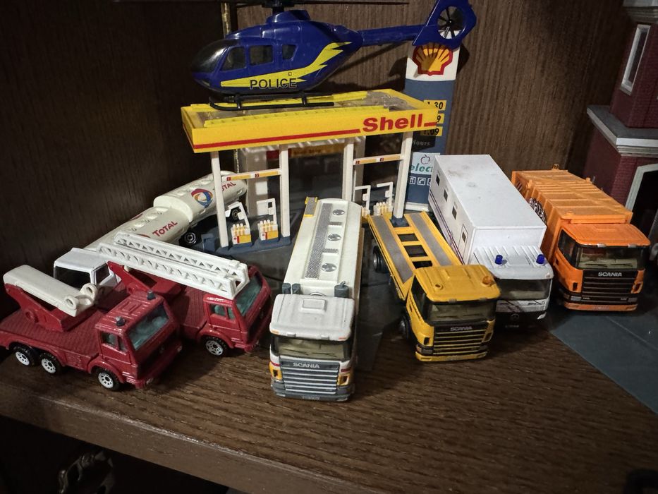 Machete auto CARARAMA metalice 1/87