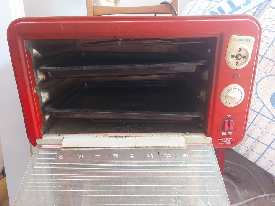 Продаётся электрическая духовка KUMTEL