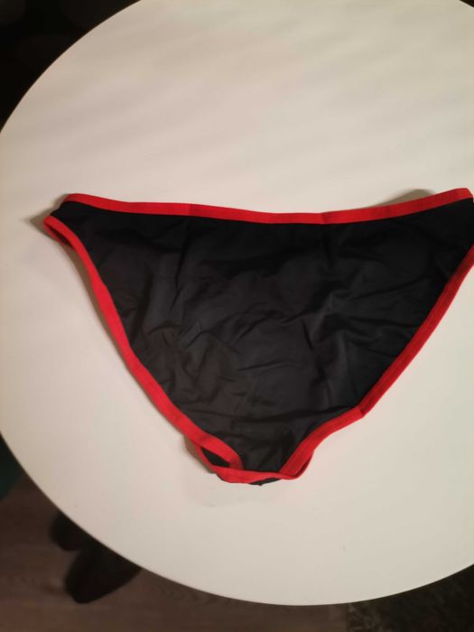 Vand chilot sexy pentru bărbați