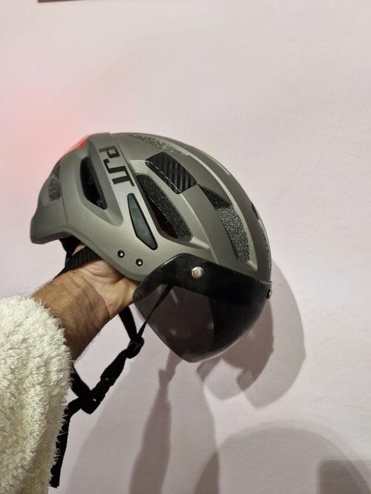 Cască ciclism si ruxac !! Noi