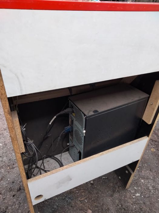 Столы компьютерные с сенсорным экраном 19'