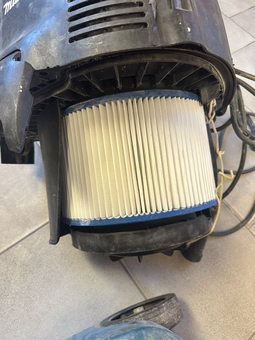 Прахосмукачка Makita 447L