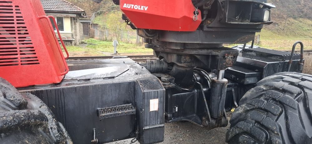 Harvester Komatsu 911.4