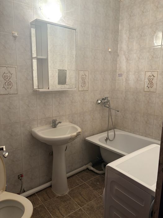 Жилгородоктан 3 бөлмелі времянка жалданады!