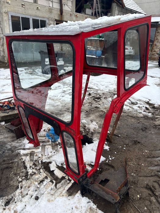 Cabina tractor pe aripi