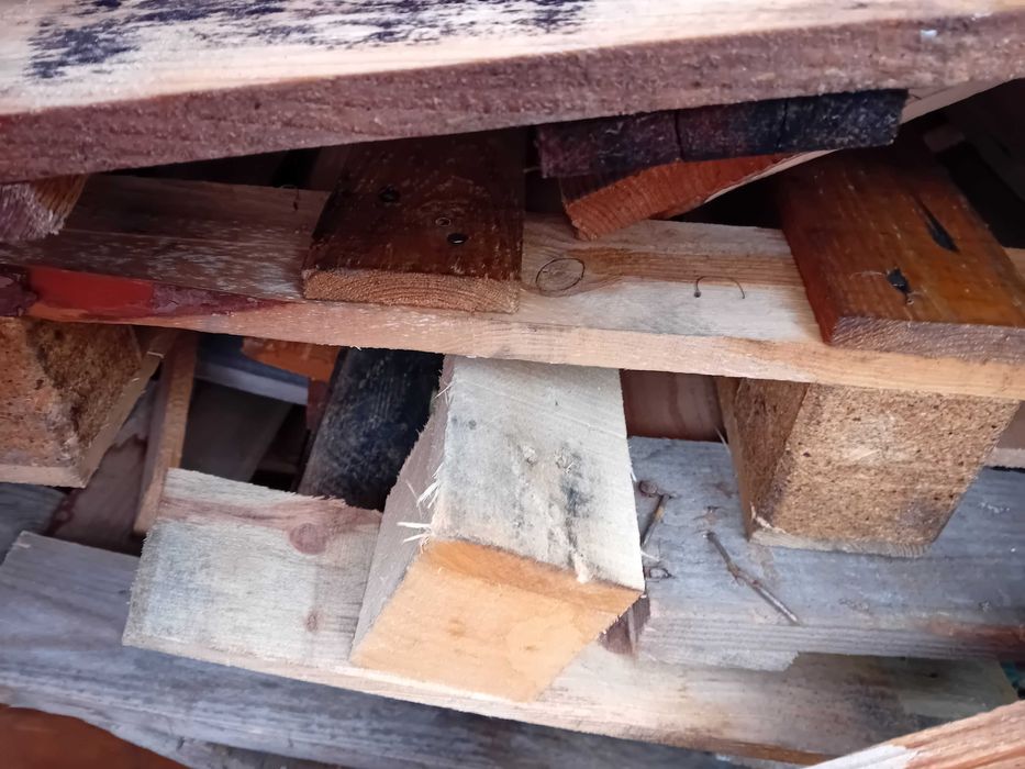 Продавам дъски и греди