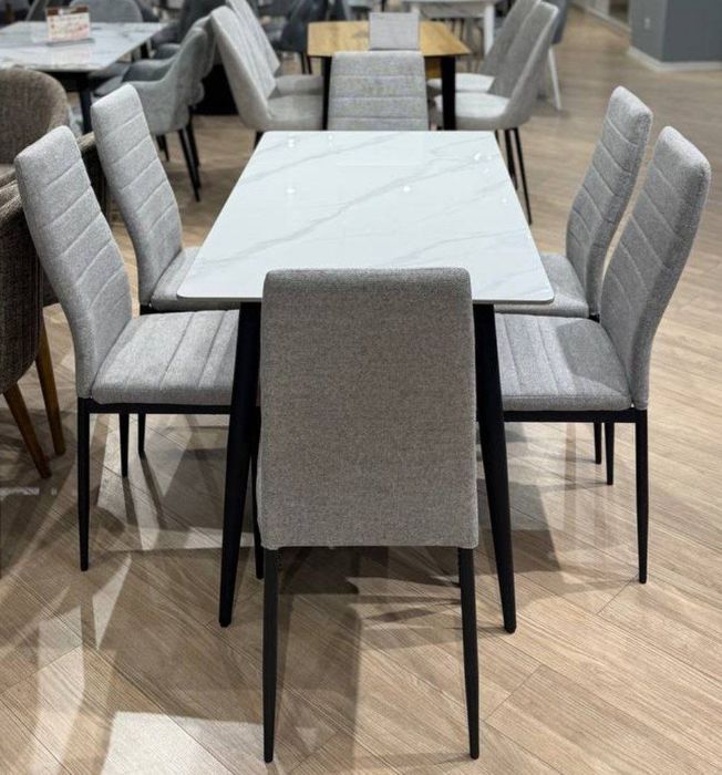 Обеденный стол и стулья по акции