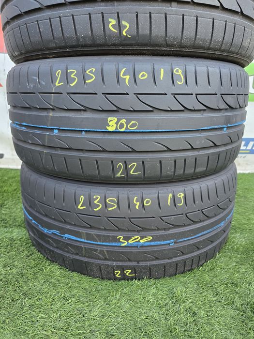 235 40 19 bridgestone 150 lei bucata