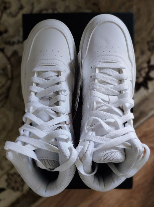 Продам новые кеды Adidas оригинал