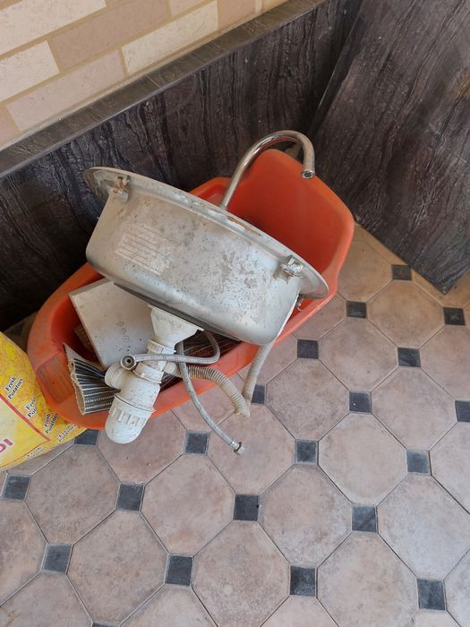 Rakovina 120000 sum but butin yaxshi smestiteli bor