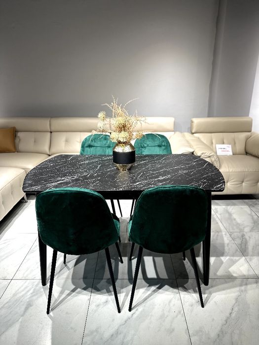 Новинка Стол и 4 стула от производителя