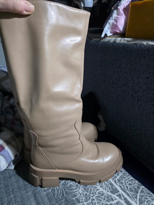 Продам зимние сапоги 38