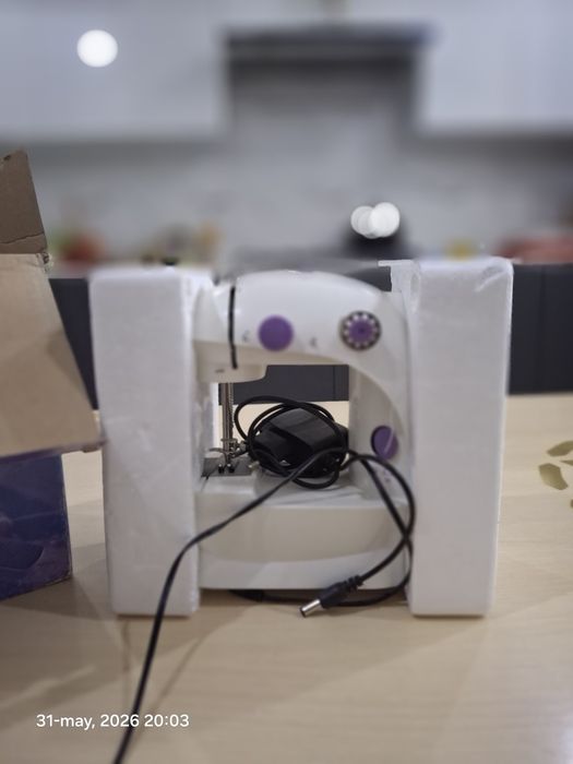Toza tikuv mashinasi mini tikuv mashini ideal holatda ishlidi