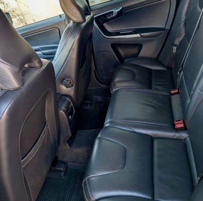 Volvo XC60,Ireprosabila!!R design,2013,2.0,163cp