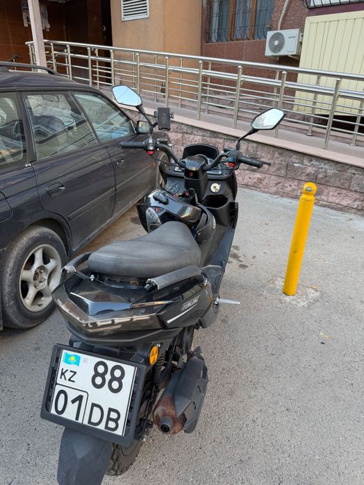 Мопед Maxi 125 кубов 2025 года
