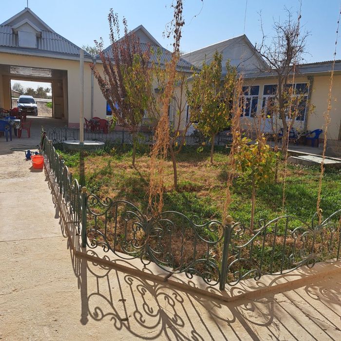 Hovli srochni sotiladi