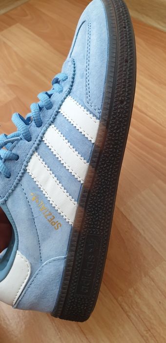 Продаются кроссовки