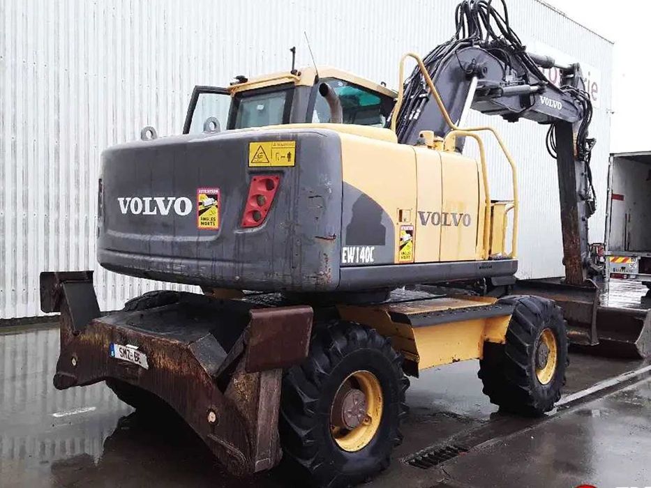Колесный экскаватор Volvo EW 140