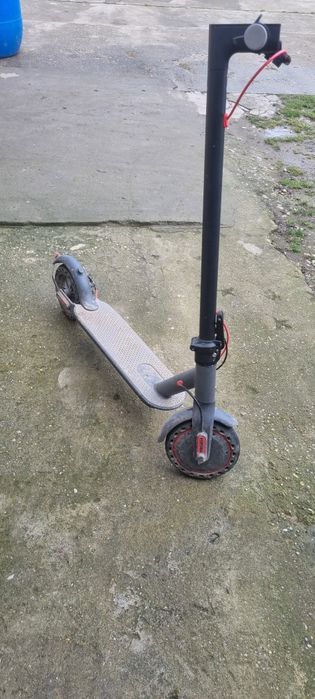 Vând trotinetă electrică