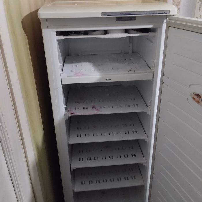 Морозильник вертикальный