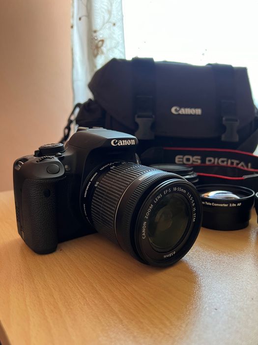 Фотоапарат Canon EOS 700D