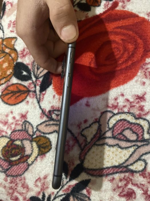 Vand iphone 11,pret500 lei usor negociabil