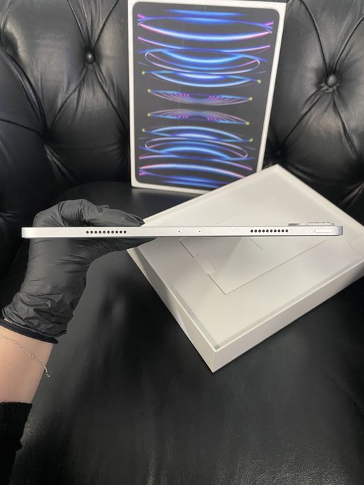 iPad Pro 12.9-Inch(6th Generation) Wi-Fi / 128 GB / Silver / Cod produs: W7X6