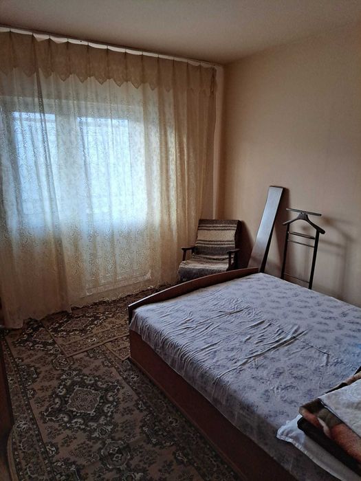 Vând apartament, mai multe detalii la nr. De telefon