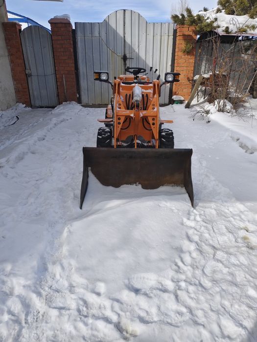 Продам Мини погрузчик 907