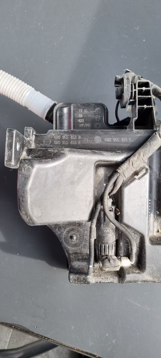 Vas apa stergatoare VW Polo 6RO 955 453D