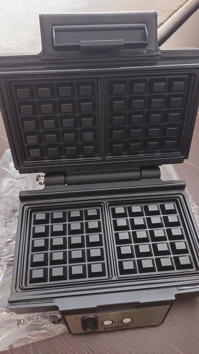 Гофретник Krups 850W с керамично покритие. FDK261. Wafflemaker. Тостер